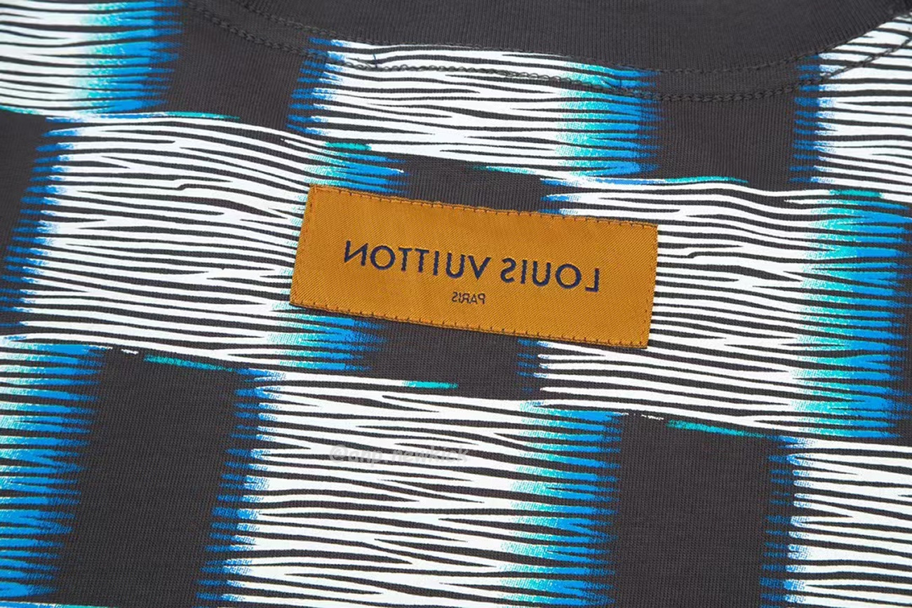 Louis Vuitton Round Necked Checkerboard T Shirt (26) - newkick.org